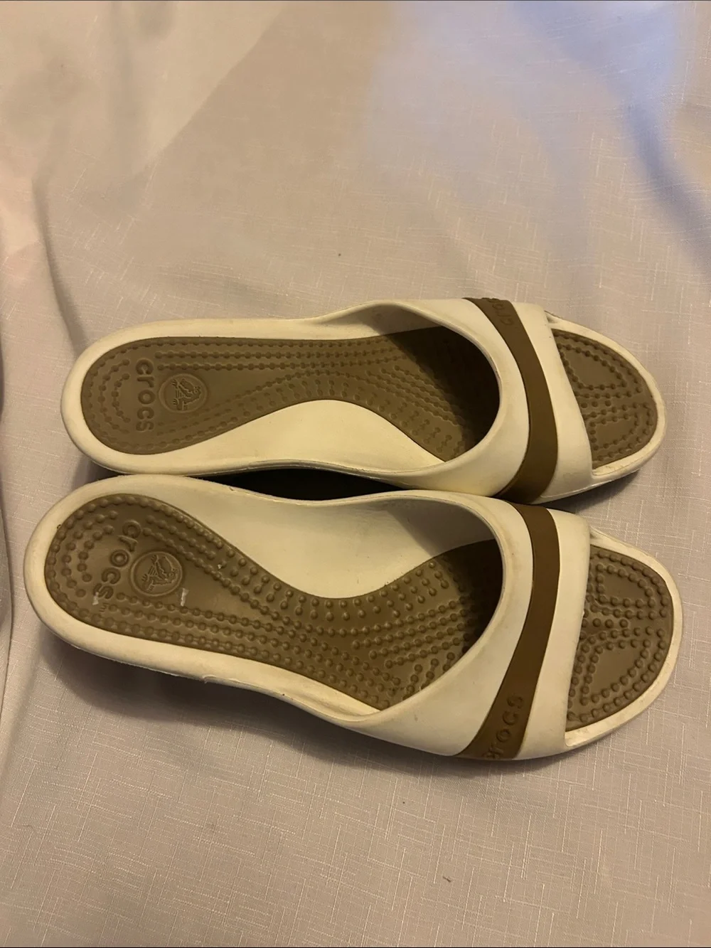 CROCS Women's White Slide Sandals with Brown Stripe - Picture 4 of 7
